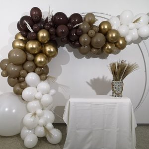 arche de ballon boho pour une magnifique décoration de fête